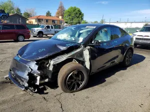 Tesla Model Y 2025