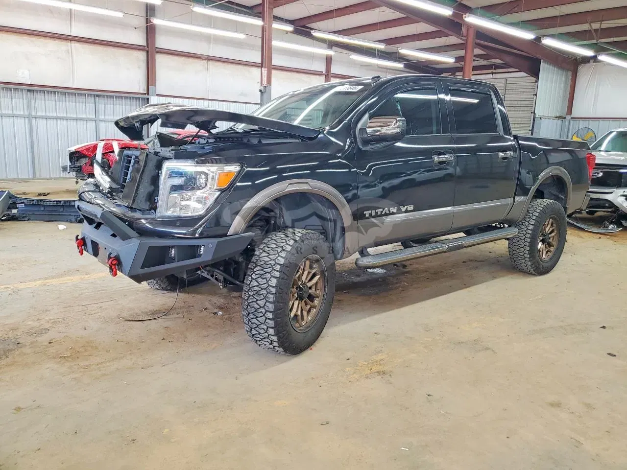 Nissan Titan 5.6L 8 2019