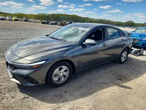 Hyundai Elantra 2.0L 4 2025