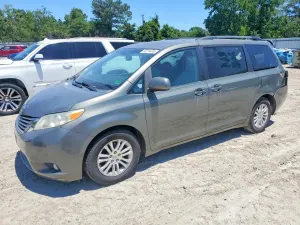 Toyota Sienna 3.5L 6 2011