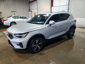 Volvo XC40 2.0L 4 2025