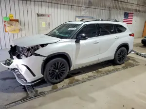 Toyota Highlander 2.4L 4 2023