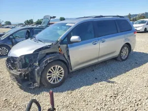 Toyota Sienna 3.5L 6 2011