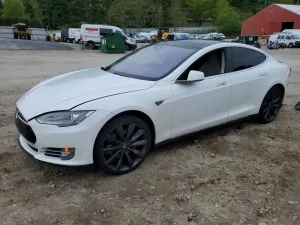 Tesla Model S 2015