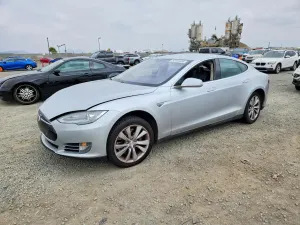 Tesla Model S 2013