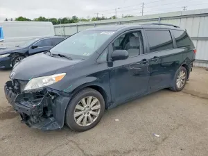 Toyota Sienna 3.5L 6 2015