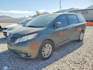 Toyota Sienna 3.5L 6 2014