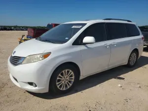 Toyota Sienna 3.5L 6 2014