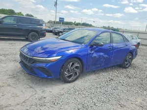 Hyundai Elantra 2.0L 4 2025