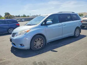 Toyota Sienna 3.5L 6 2017