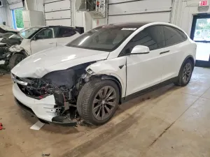 Tesla Model X 2019