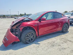 Tesla Model Y 2025