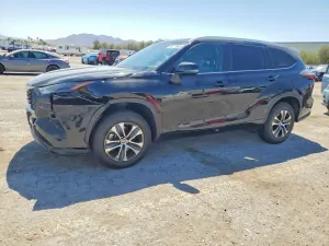 Toyota Highlander 2.4L 4 2024