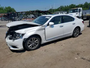 Lexus LS 4.6L 8 2013
