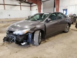 Toyota Camry LE 2.5L 4 2015