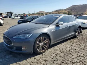 Tesla Model S 2013