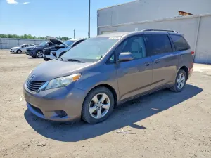 Toyota Sienna 3.5L 6 2011