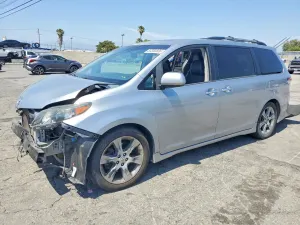 Toyota Sienna 3.5L 6 2013