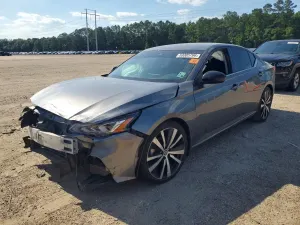 Nissan Altima 2.5L 4 2021