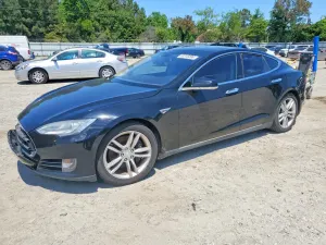 Tesla Model S 2014