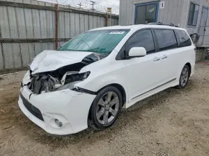 Toyota Sienna 3.5L 6 2014