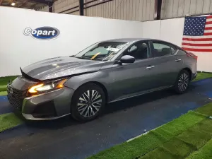 Nissan Altima 2.5L 4 2025