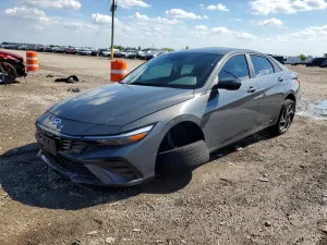 Hyundai Elantra 2.0L 4 2025