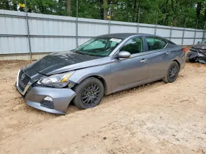 Nissan Altima 2.5L 4 2019