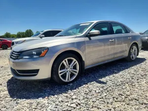 Volkswagen Passat 2.0L 4 2014