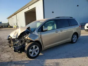 Toyota Sienna 3.5L 6 2011