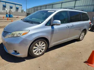 Toyota Sienna 3.5L 6 2015