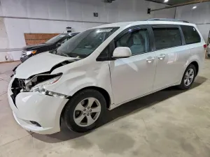 Toyota Sienna 3.5L 6 2011