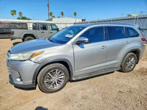 Toyota Highlander 3.5L 6 2017