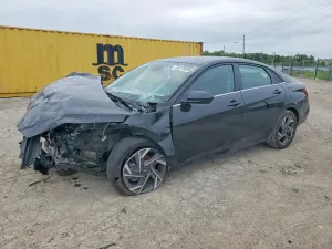 Hyundai Elantra 2.0L 4 2025