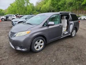 Toyota Sienna 3.5L 6 2012
