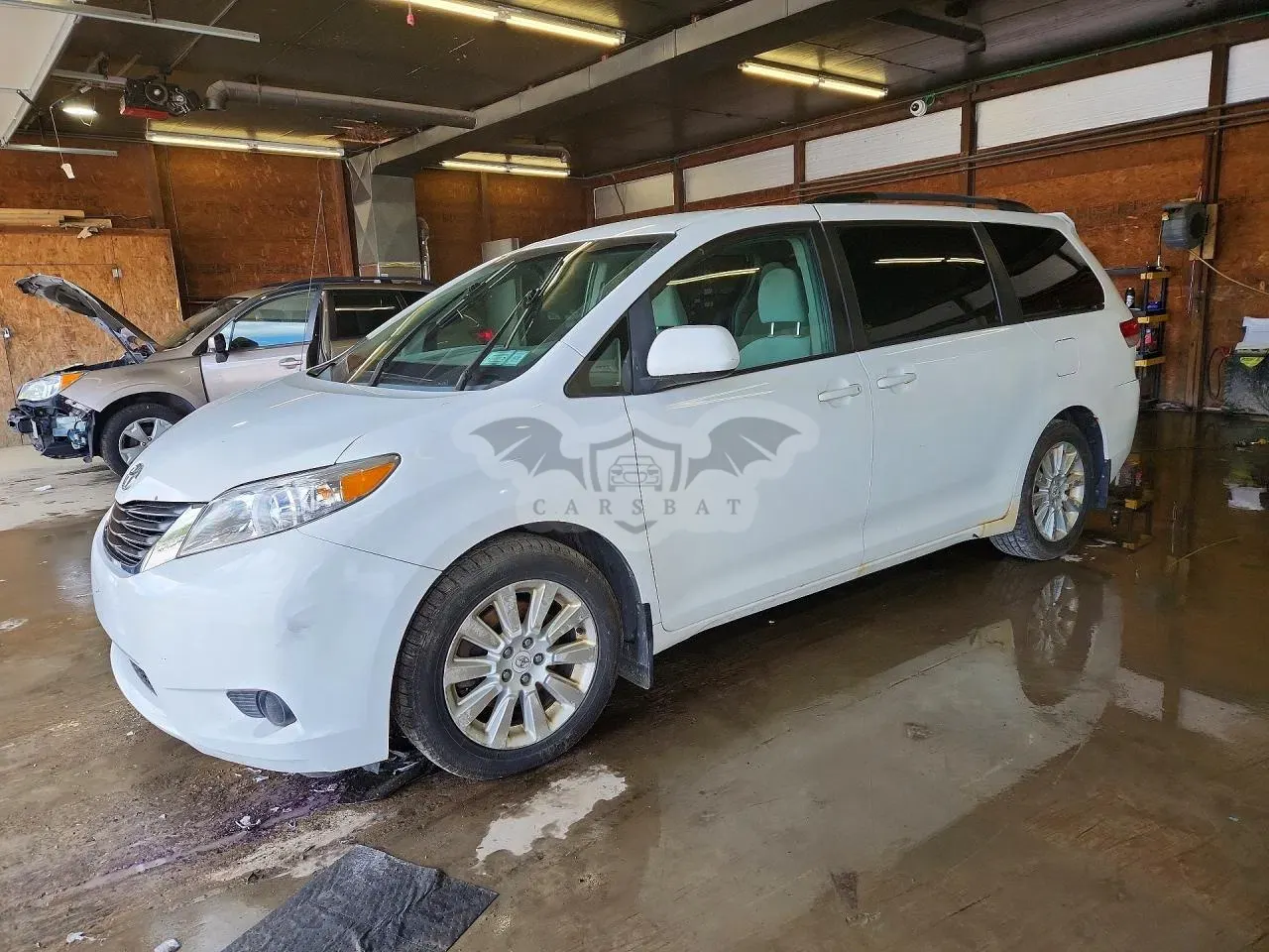 Toyota Sienna 3.5L 6 2012