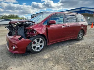 Toyota Sienna 3.5L 6 2014