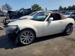 Mazda MX-5 (Miata) 2.0L 4 2006