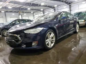 Tesla Model S 2013