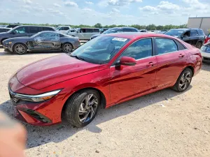 Hyundai Elantra 2.0L 4 2025