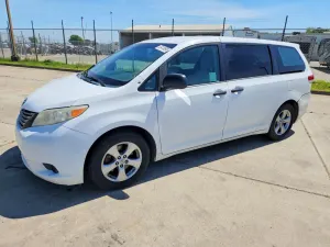 Toyota Sienna 3.5L 6 2013