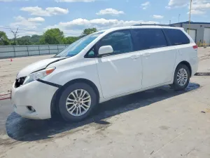 Toyota Sienna 3.5L 6 2014