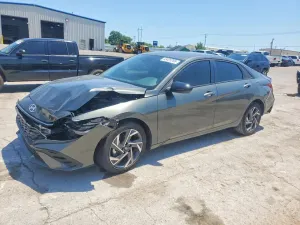 Hyundai Elantra 2.0L 4 2025