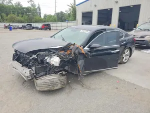 Lexus LS 4.6L 8 2012