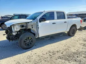 Nissan Titan 5.6L 8 2021