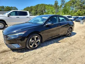 Hyundai Elantra 2.0L 4 2022