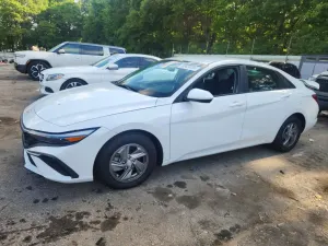 Hyundai Elantra 2.0L 4 2024
