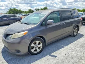 Toyota Sienna 3.5L 6 2011