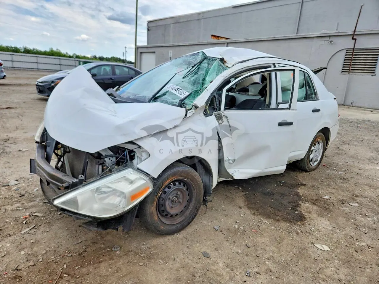 Nissan Versa 1.6L 4 2010