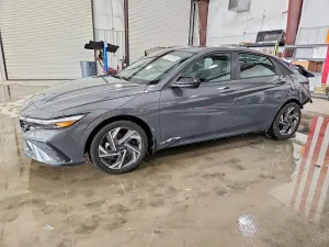 Hyundai Elantra 2.0L 4 2025